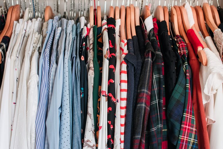 Comment stocker et ranger ses vêtements de saison facilement ?